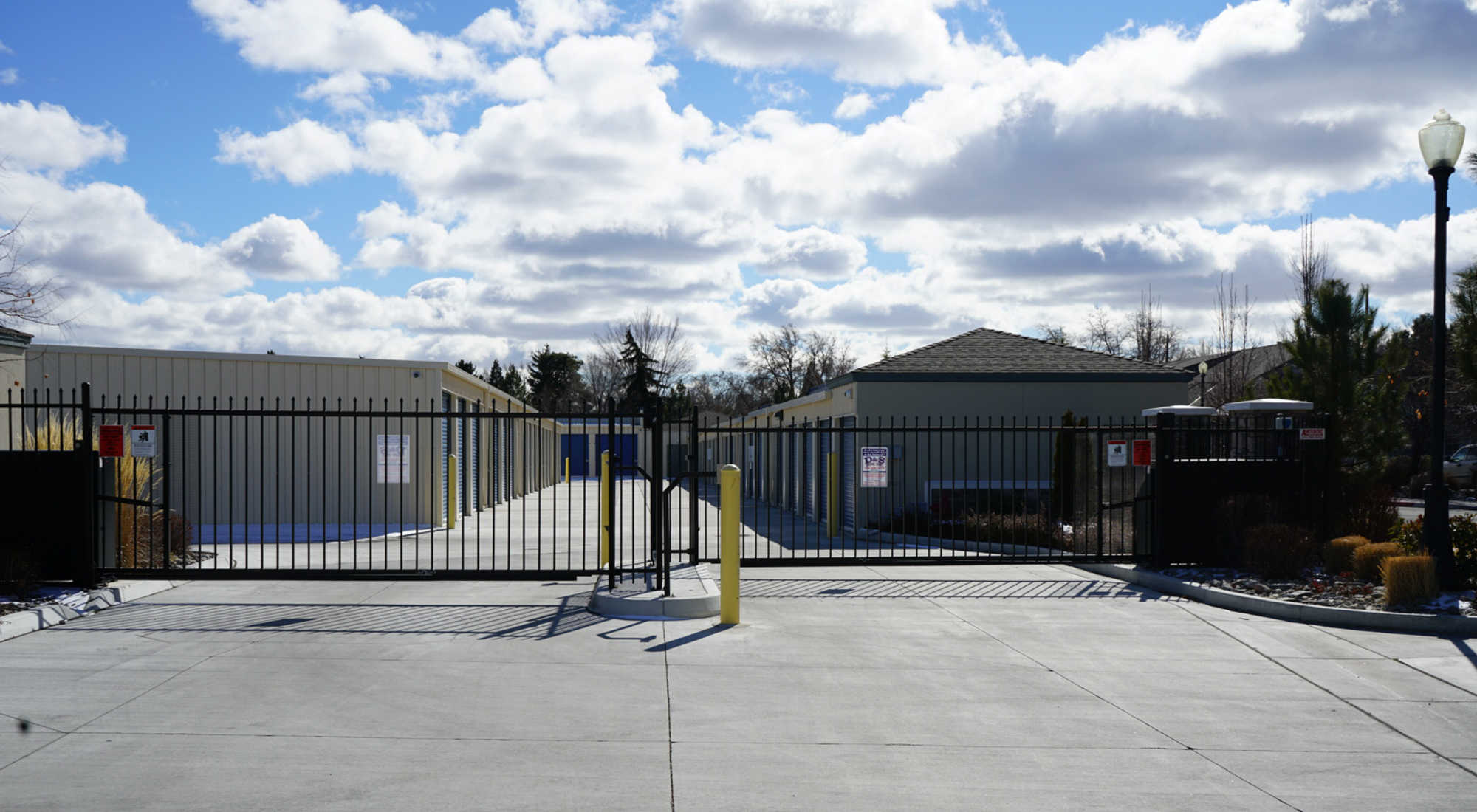 Gate